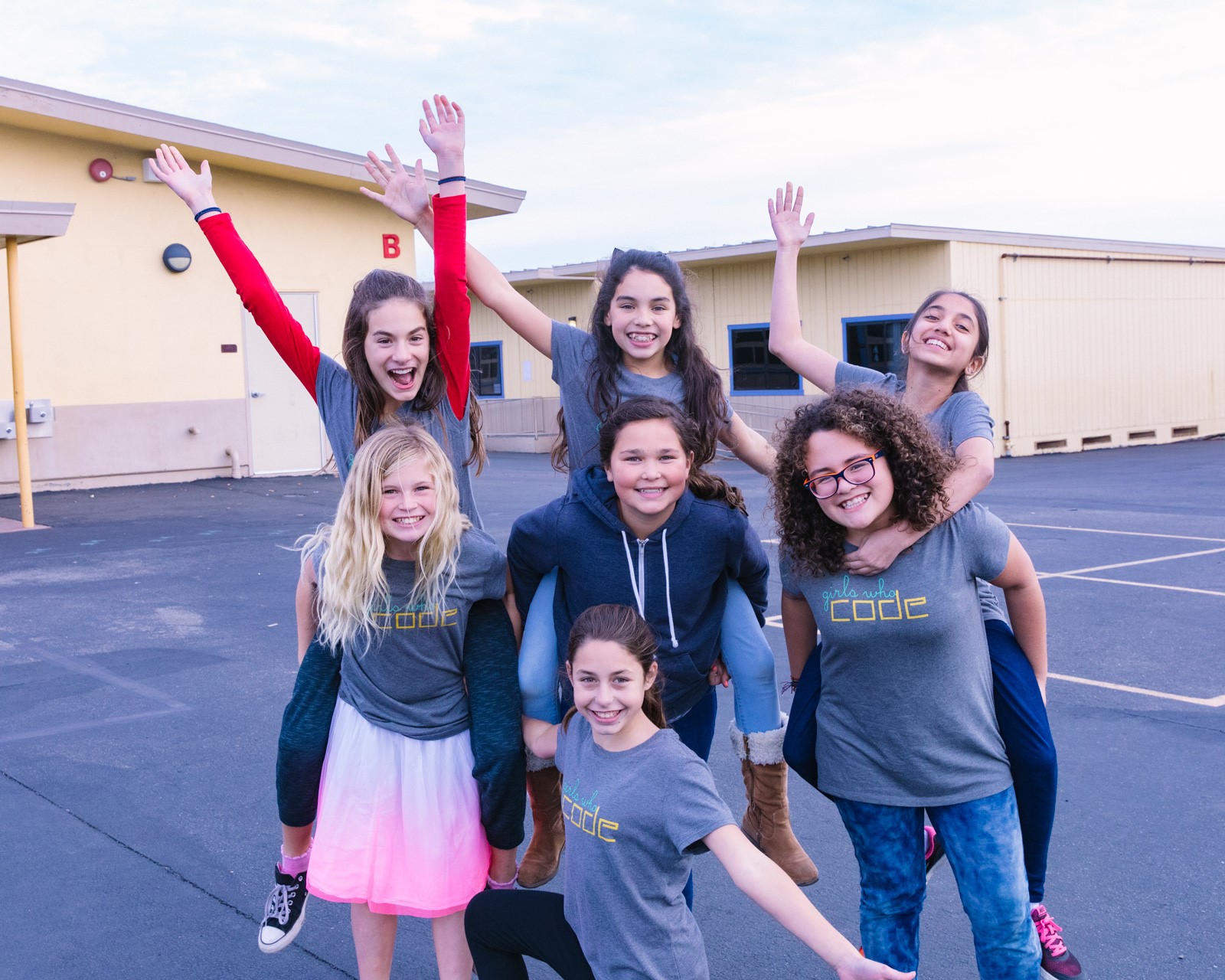 Group photo of girls who code